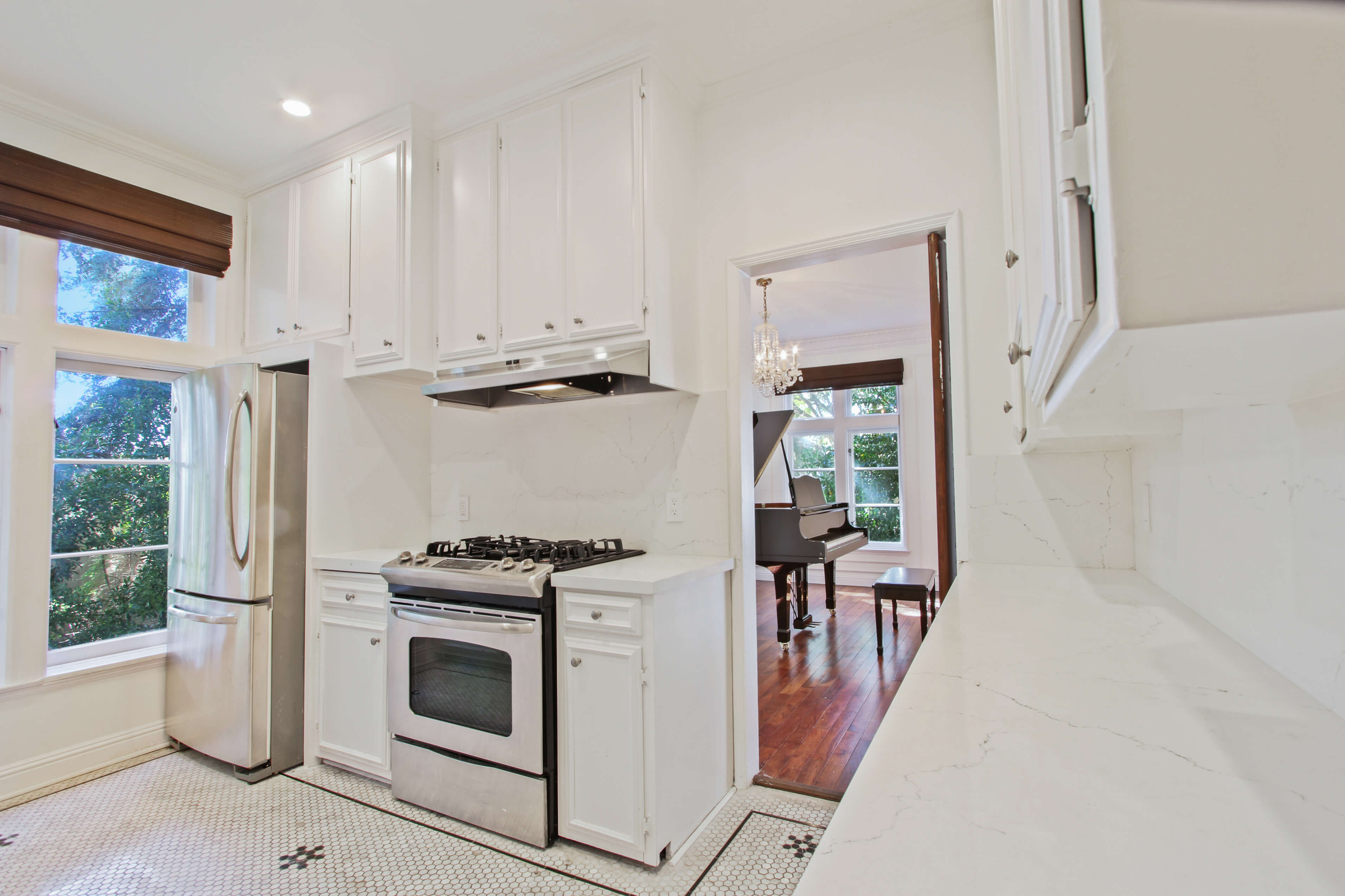 Savoy Plaza Apartments in West Hollywood